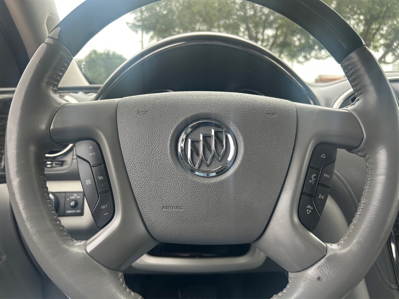 Buick Enclave Vehicle Full-screen Gallery Image 13