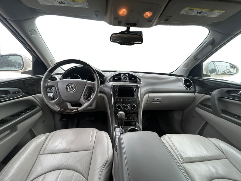 Buick Enclave Vehicle Full-screen Gallery Image 14