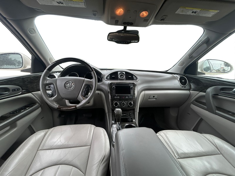 Buick Enclave Vehicle Full-screen Gallery Image 15