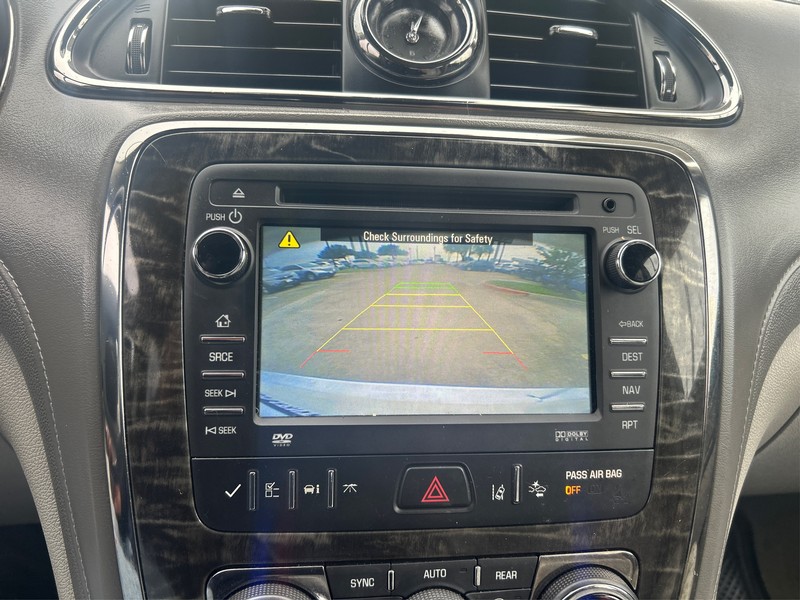 Buick Enclave Vehicle Full-screen Gallery Image 16