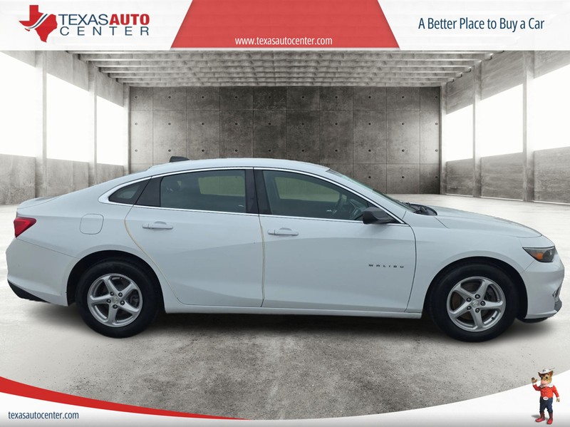 Chevrolet Malibu Vehicle Full-screen Gallery Image 4