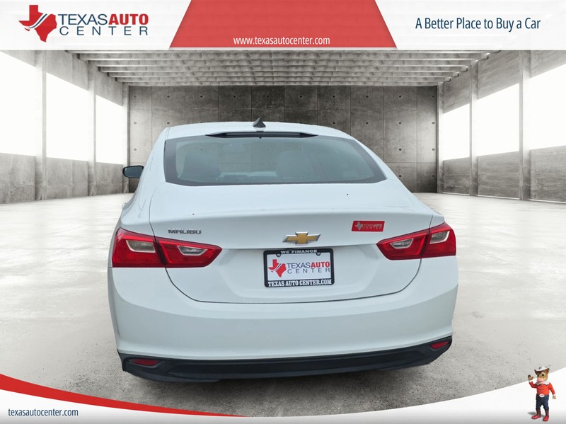 Chevrolet Malibu Vehicle Full-screen Gallery Image 6
