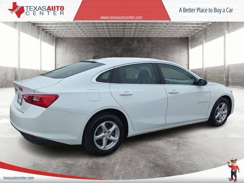 Chevrolet Malibu Vehicle Full-screen Gallery Image 7