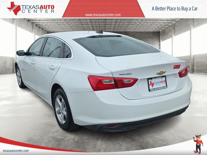 Chevrolet Malibu Vehicle Full-screen Gallery Image 8