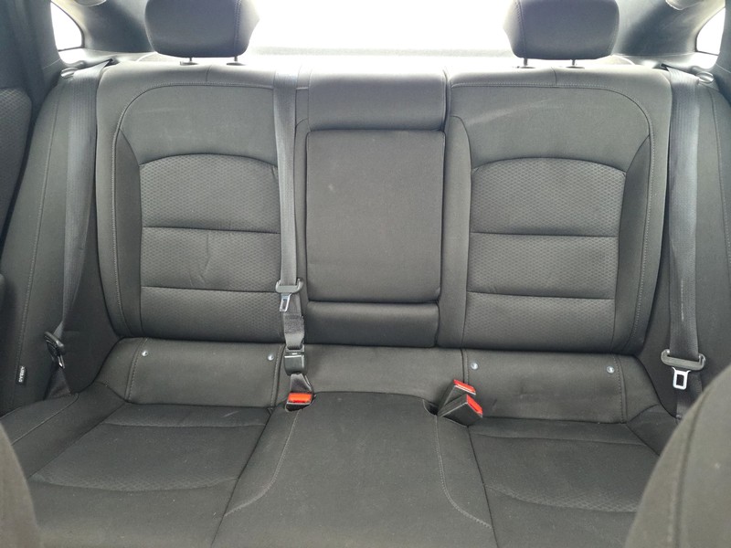 Chevrolet Malibu Vehicle Full-screen Gallery Image 12
