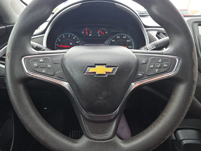 Chevrolet Malibu Vehicle Full-screen Gallery Image 13