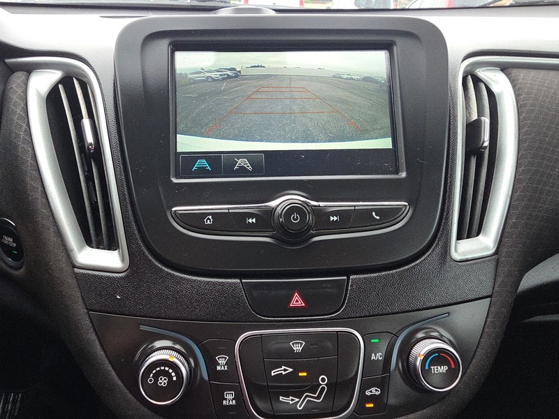Chevrolet Malibu Vehicle Full-screen Gallery Image 16