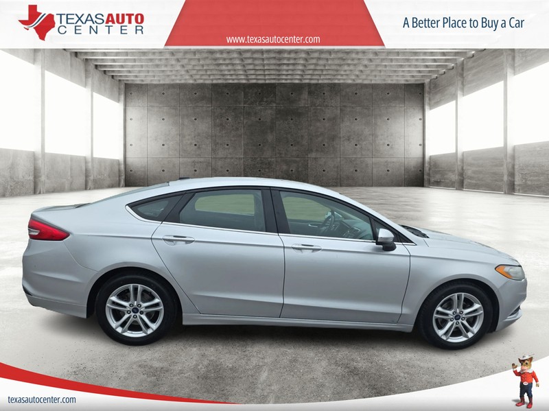 Ford Fusion Vehicle Full-screen Gallery Image 7