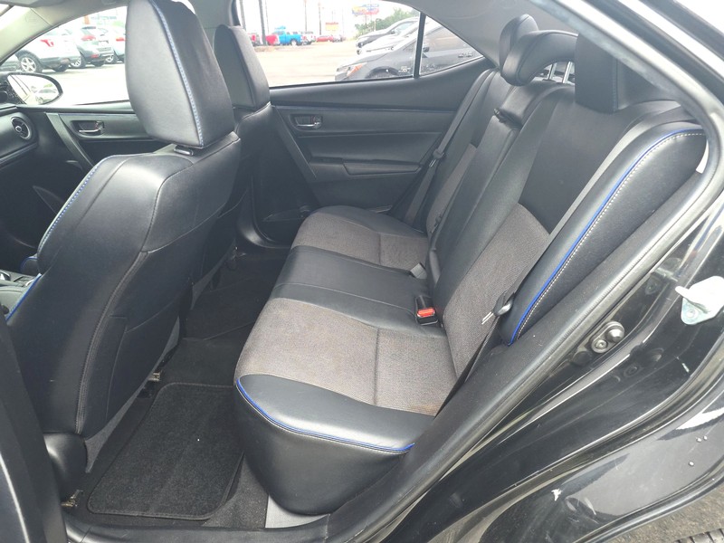Toyota Corolla Vehicle Full-screen Gallery Image 10