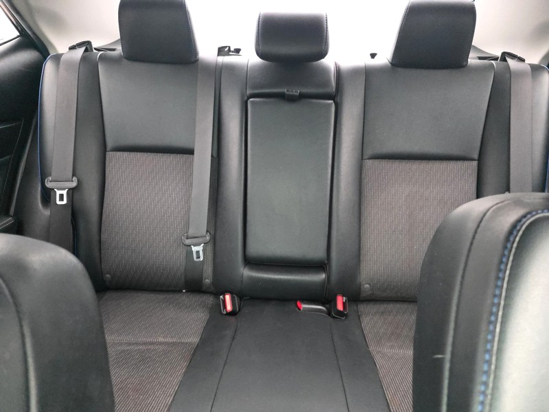 Toyota Corolla Vehicle Full-screen Gallery Image 12