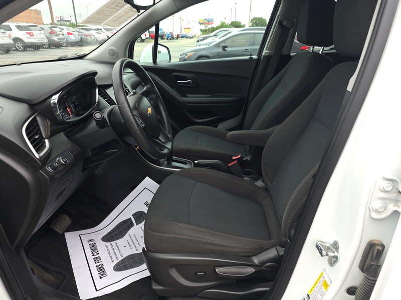 Chevrolet Trax Vehicle Full-screen Gallery Image 9