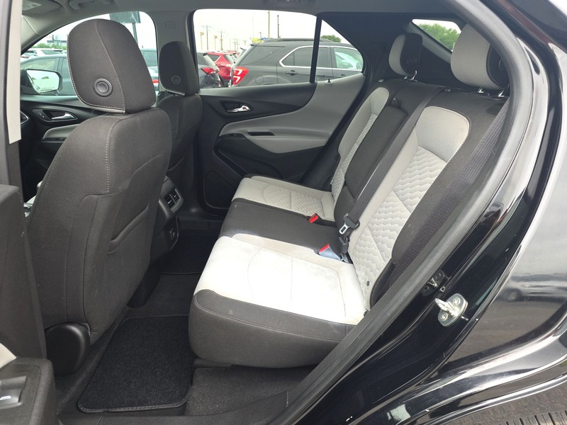 Chevrolet Equinox Vehicle Full-screen Gallery Image 10