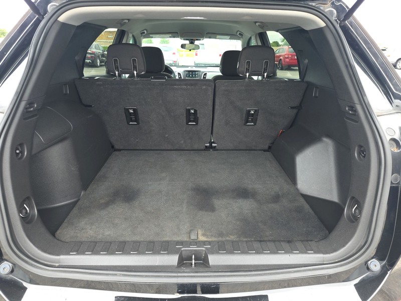 Chevrolet Equinox Vehicle Full-screen Gallery Image 11