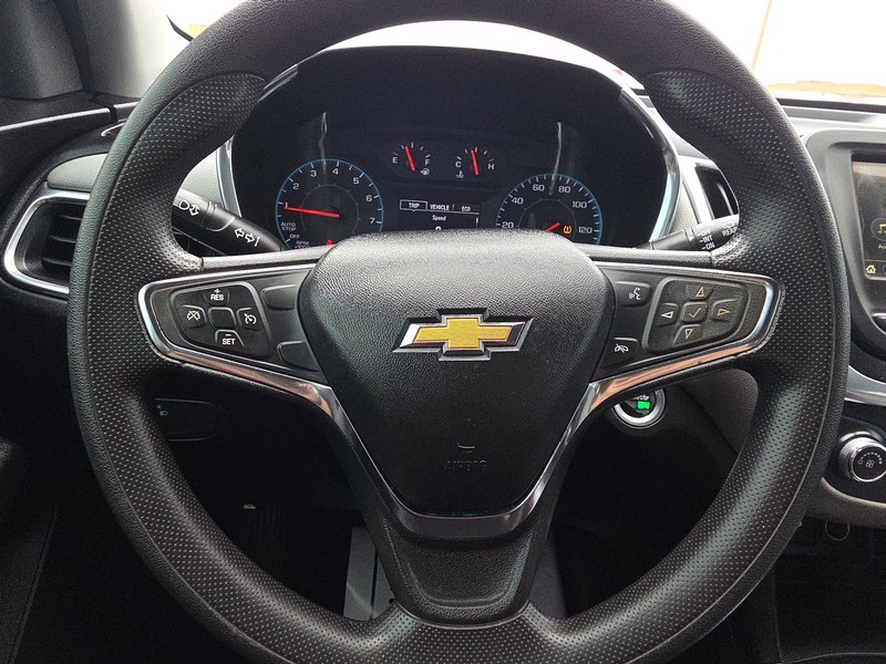 Chevrolet Equinox Vehicle Full-screen Gallery Image 14
