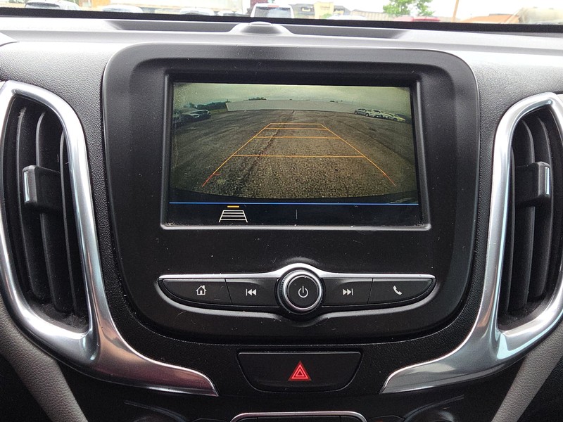 Chevrolet Equinox Vehicle Full-screen Gallery Image 17