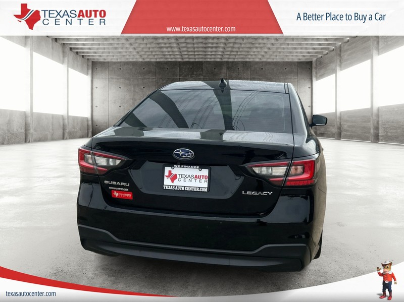 Subaru Legacy Vehicle Full-screen Gallery Image 05