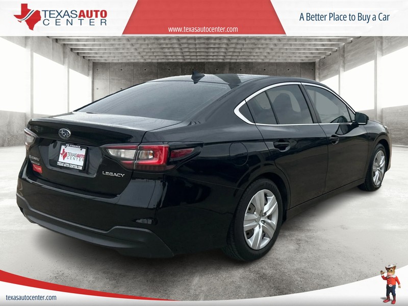 Subaru Legacy Vehicle Full-screen Gallery Image 06