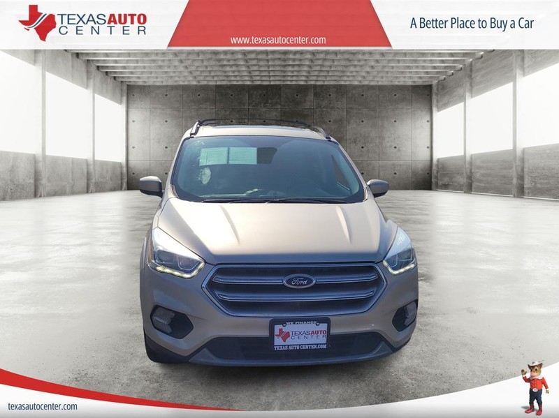Ford Escape Vehicle Full-screen Gallery Image 3