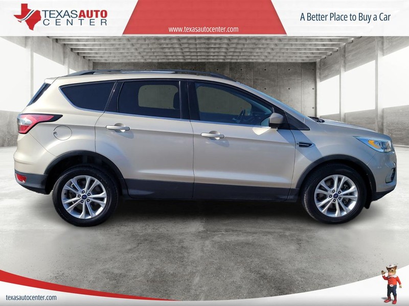 Ford Escape Vehicle Full-screen Gallery Image 4