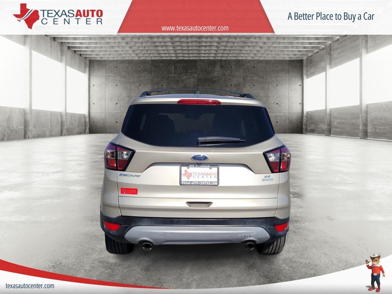 Ford Escape Vehicle Full-screen Gallery Image 6