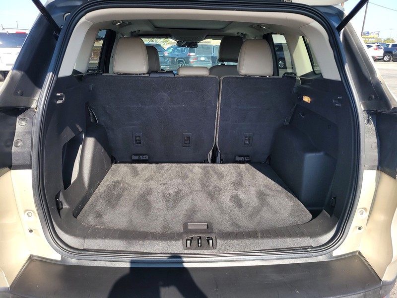Ford Escape Vehicle Full-screen Gallery Image 11