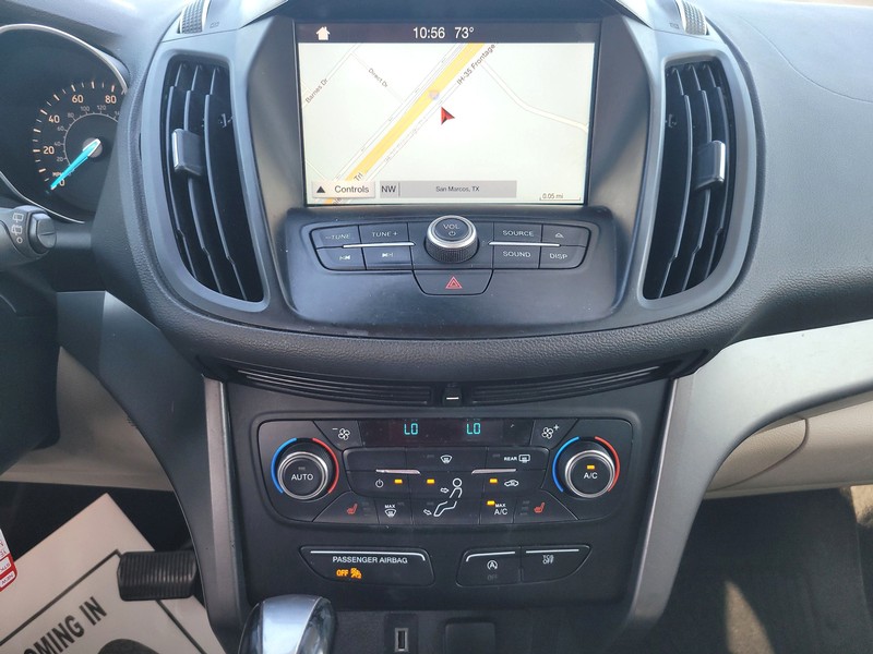 Ford Escape Vehicle Full-screen Gallery Image 12
