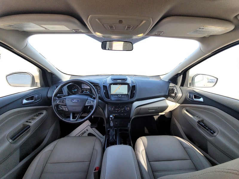 Ford Escape Vehicle Full-screen Gallery Image 15