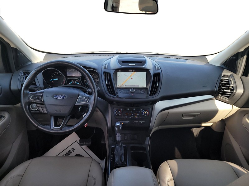Ford Escape Vehicle Full-screen Gallery Image 16