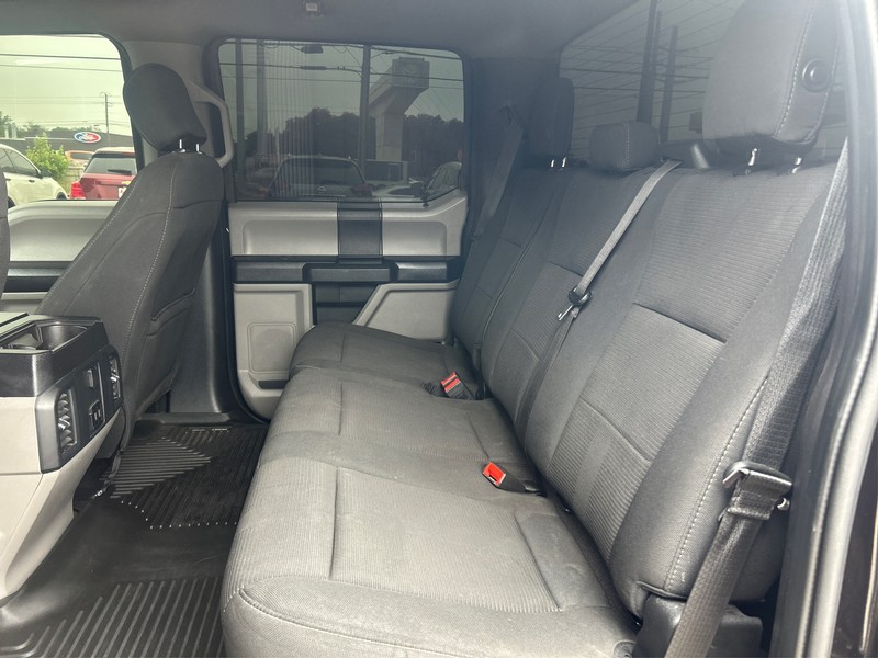 Ford F-150 Vehicle Full-screen Gallery Image 9