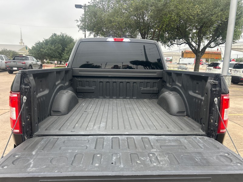 Ford F-150 Vehicle Full-screen Gallery Image 10