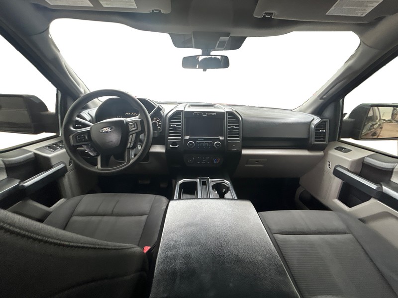 Ford F-150 Vehicle Full-screen Gallery Image 14