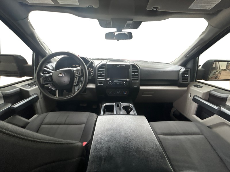 Ford F-150 Vehicle Full-screen Gallery Image 15