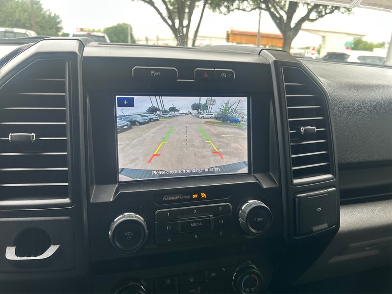 Ford F-150 Vehicle Full-screen Gallery Image 16