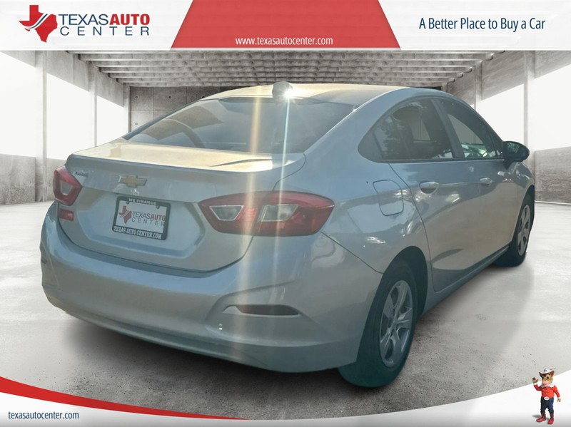 Chevrolet Cruze Vehicle Full-screen Gallery Image 6