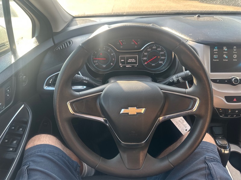 Chevrolet Cruze Vehicle Full-screen Gallery Image 13
