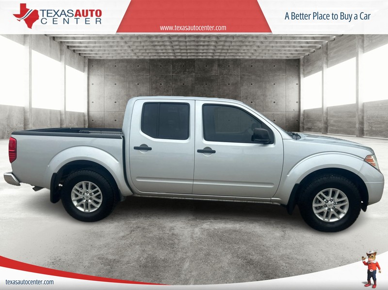 Nissan Frontier Vehicle Full-screen Gallery Image 4