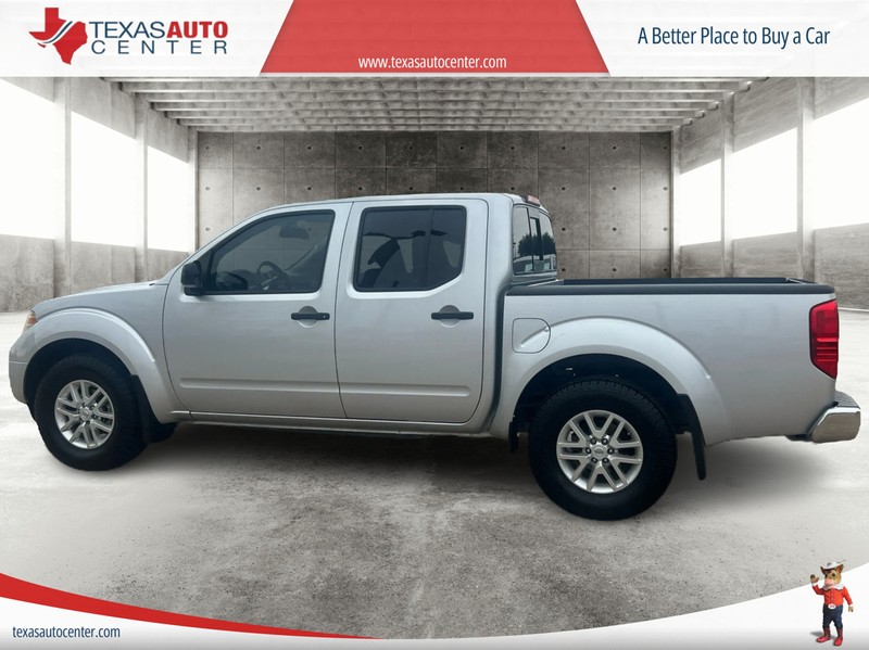 Nissan Frontier Vehicle Full-screen Gallery Image 5