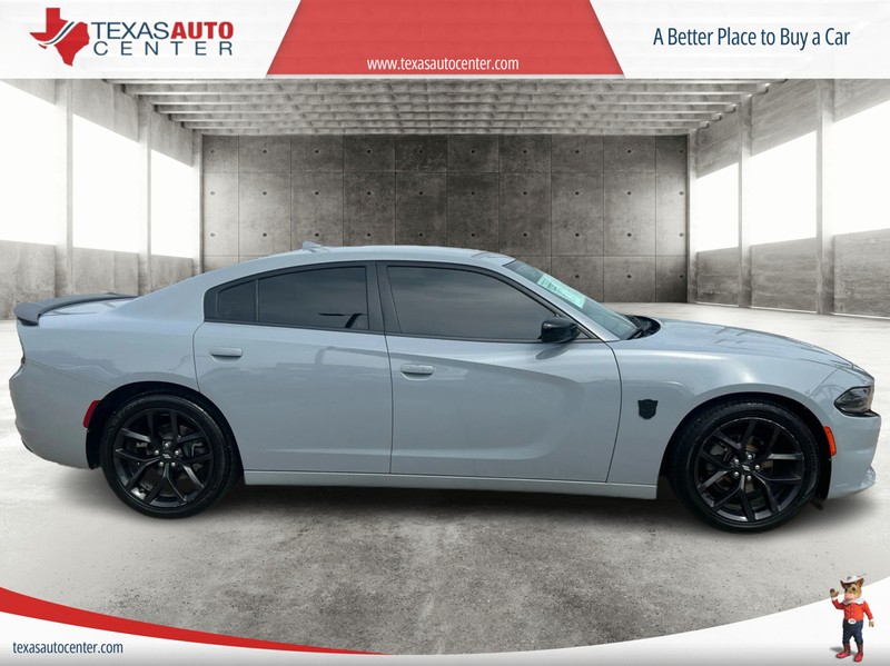 Dodge Charger Vehicle Full-screen Gallery Image 4