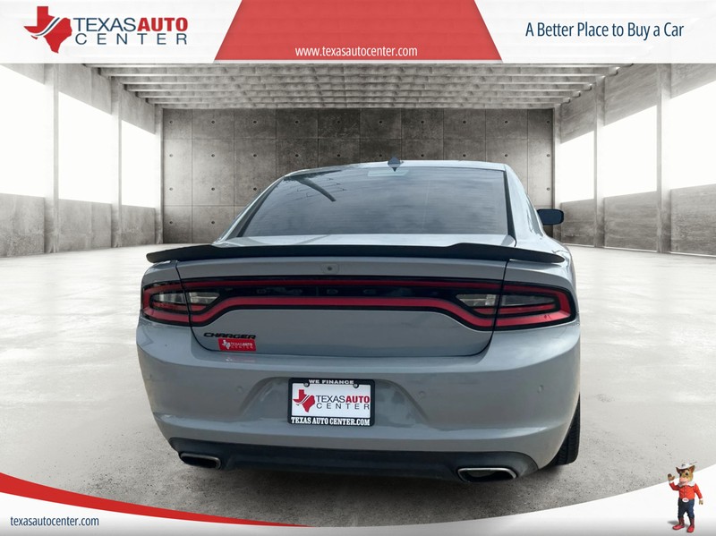 Dodge Charger Vehicle Full-screen Gallery Image 6