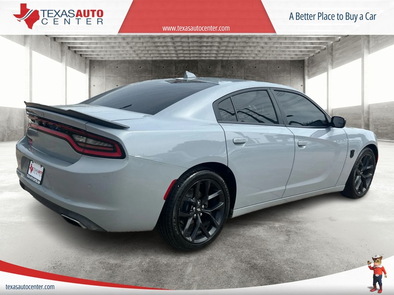 Dodge Charger Vehicle Full-screen Gallery Image 7