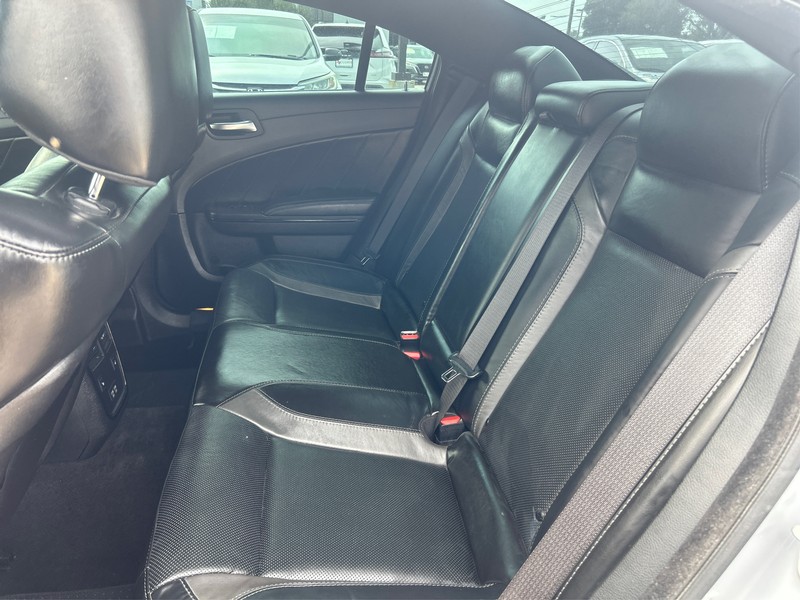 Dodge Charger Vehicle Full-screen Gallery Image 10