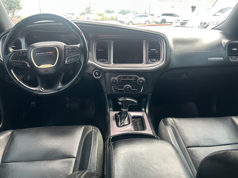 Dodge Charger Vehicle Full-screen Gallery Image 12