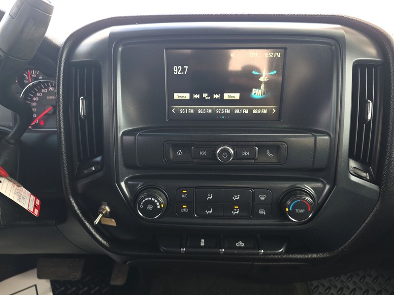 Chevrolet Silverado 1500 Vehicle Full-screen Gallery Image 11