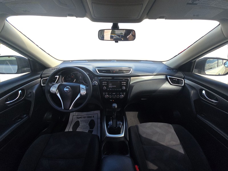Nissan Rogue Vehicle Full-screen Gallery Image 15