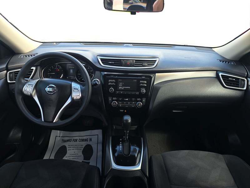 Nissan Rogue Vehicle Full-screen Gallery Image 16