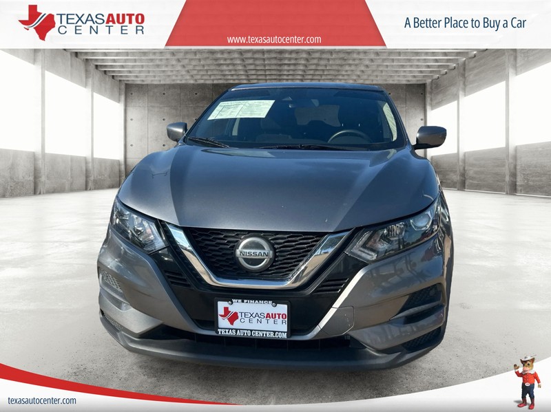 Nissan Rogue Sport Vehicle Full-screen Gallery Image 03