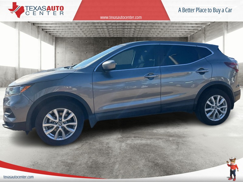 Nissan Rogue Sport Vehicle Full-screen Gallery Image 05