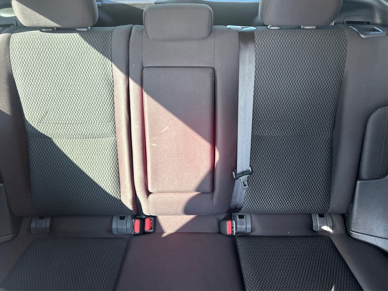 Nissan Rogue Sport Vehicle Full-screen Gallery Image 13