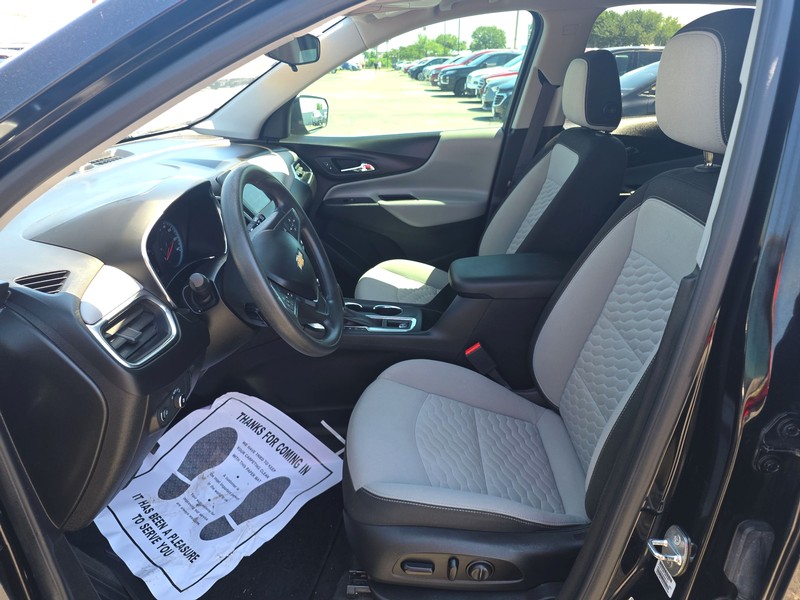Chevrolet Equinox Vehicle Full-screen Gallery Image 09