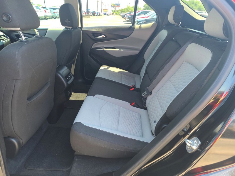 Chevrolet Equinox Vehicle Full-screen Gallery Image 10